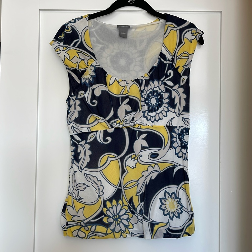 Cute Ann Taylor Top